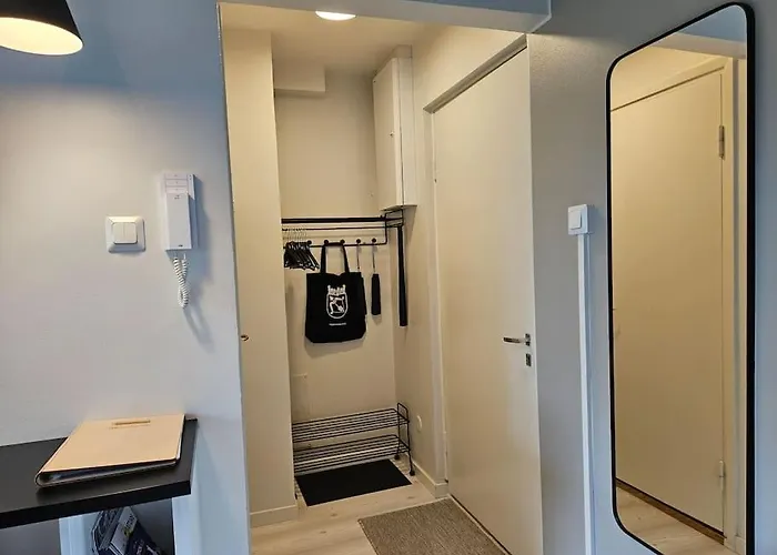 Aarneenkallio & Free Parking *